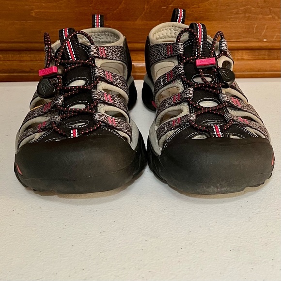Keen Newport H2 Sandal | Black/Pink | Size 7.5 - Picture 5 of 14